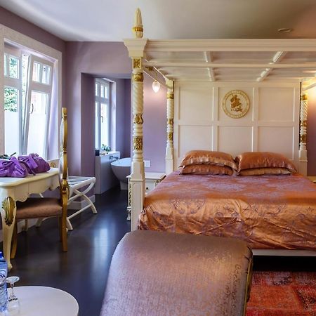 B&B Saint-Georges -Located In The City Centre Of Bruges- Ngoại thất bức ảnh A suite at the hotel