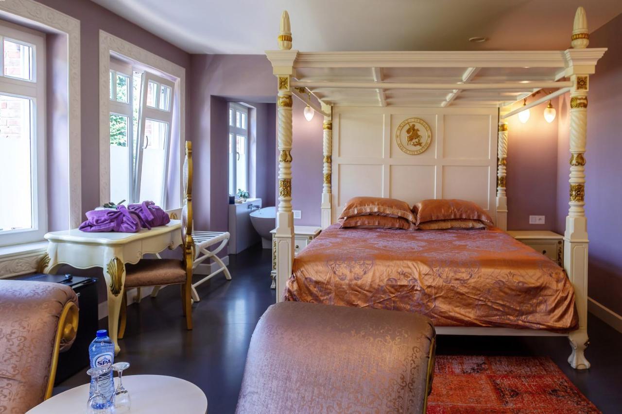B&B Saint-Georges -Located In The City Centre Of Bruges- Ngoại thất bức ảnh A suite at the hotel