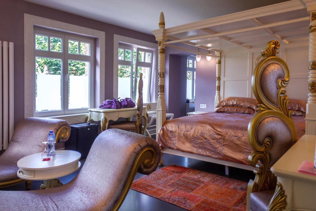 B&B Saint-Georges -Located In The City Centre Of Bruges- Ngoại thất bức ảnh A suite at the Hotel de la Ville