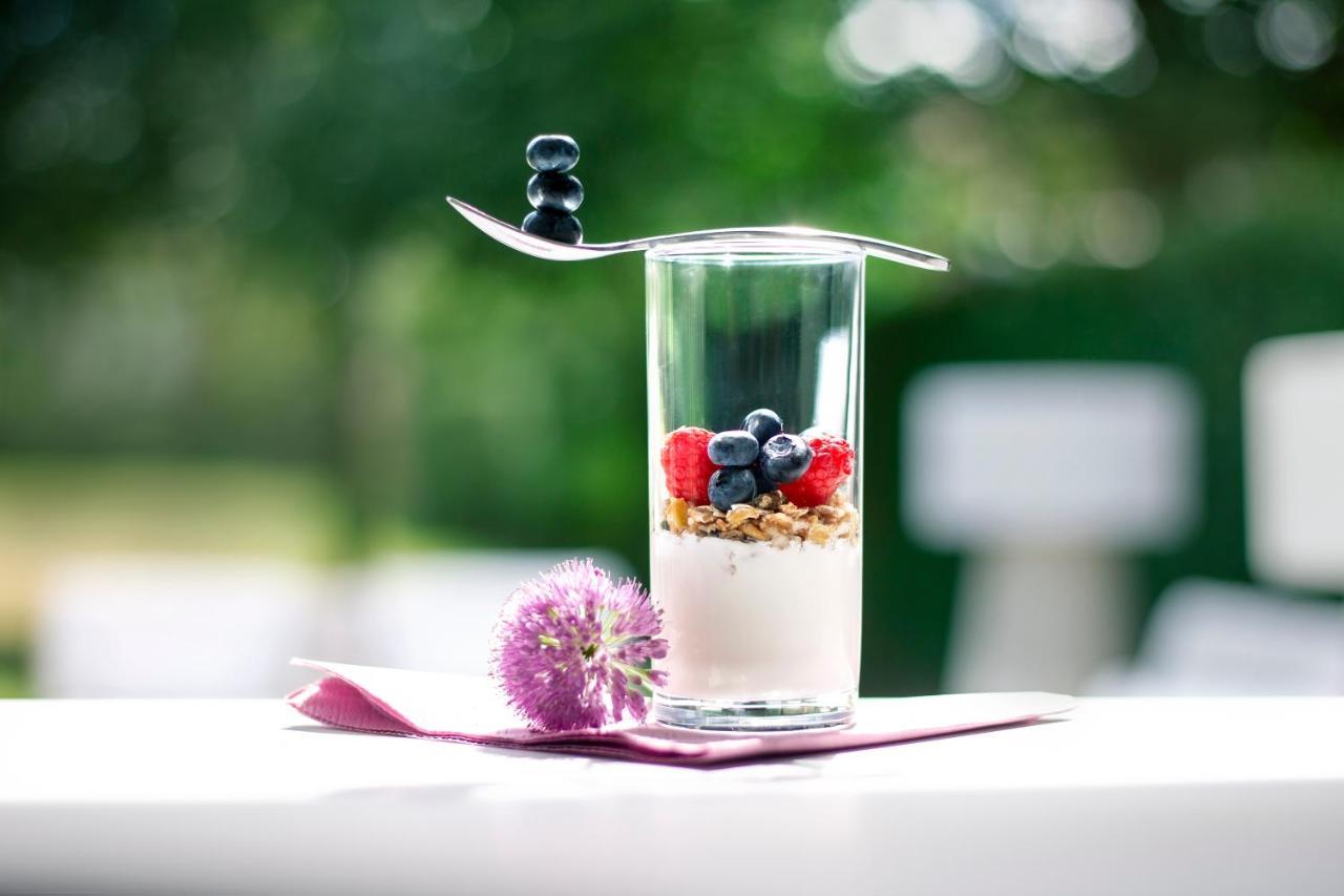 B&B Saint-Georges -Located In The City Centre Of Bruges- Ngoại thất bức ảnh Yoghurt with fruit