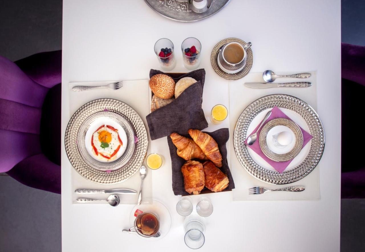 B&B Saint-Georges -Located In The City Centre Of Bruges- Ngoại thất bức ảnh Breakfast at the Hotel