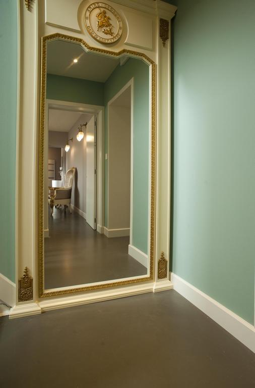 B&B Saint-Georges -Located In The City Centre Of Bruges- Ngoại thất bức ảnh A mirror