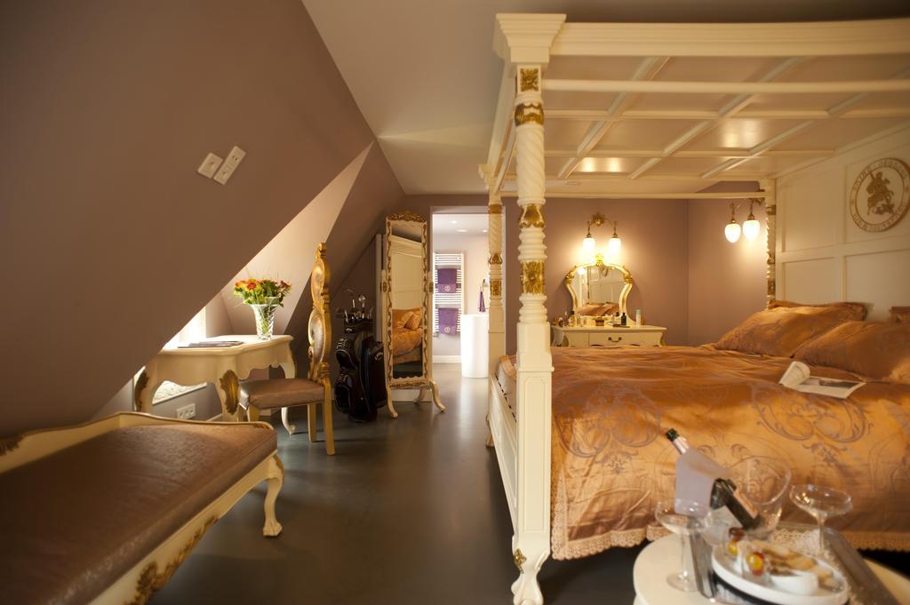 B&B Saint-Georges -Located In The City Centre Of Bruges- Phòng bức ảnh A suite at the hotel